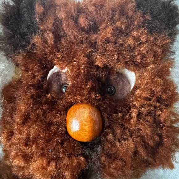 Large Vintage Latch Hook Brown and White Squirrel - Picture 3 of 9